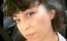 Natalia Kukulska na spacerze z córką. Fani są zachwyceni wyglądem dziewczynki. "Jakie Laura ma włosy cudowne!"