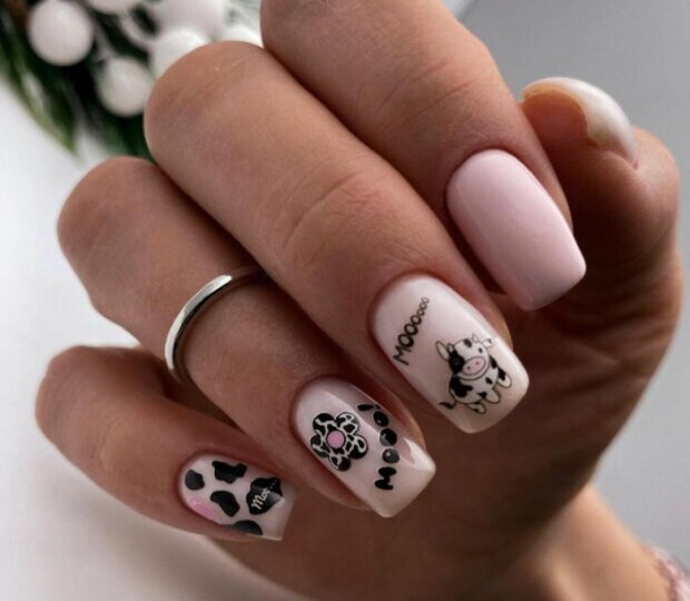 Świąteczny manicure