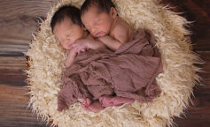 „Cóż za wzruszające nagranie! Tak śpiewają anioły w niebie”: reakcją maluchów na kołysankę matki podbiła siec (WIDEO)