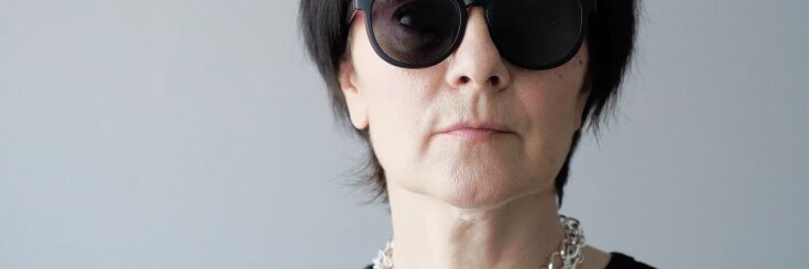 "Ona nie gotuje mojemu synowi, nie myje naczyń, mówi, że zajmuje się dzieckiem, ale cały czas siedzi z telefonem. Jestem zmartwiona": opowieść matki