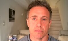 Amerykański dziennikarz Chris Cuomo z CNN pokazał swoje płuca podczas walki z koronawirusem