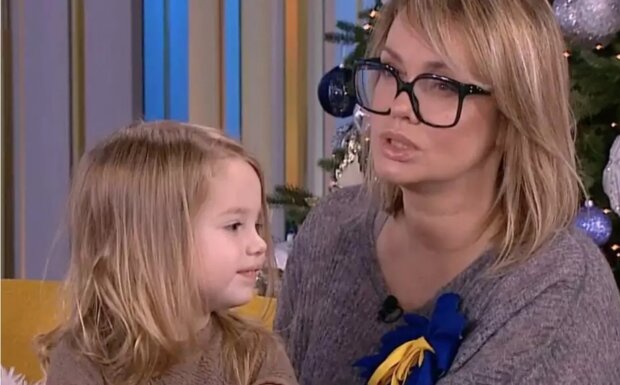 Weronika Marczuk z córką, screen youtube