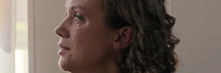 "Pewnego dnia podczas rozmowy mama powiedziała Adamowi, który był wtedy moim chłopakiem, że mam oszczędności": nie powinna była tego robić
