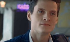 "Cóż, ty już odpoczęłaś, teraz moja kolej: ja nie, ale on po cichu wyjechał na wakacje"