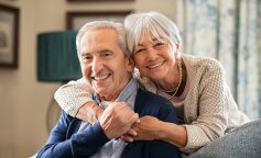 "Mama ma nowego męża, ale mój Adam pomaga w pracach domowych". "A co, zięć musi zadowolić teściową", powiedziała matka