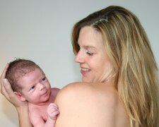 kobieta nie kocha swojego dziecka