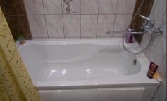 Byłam z wizytą u syna. Synowa powiedziała, że musi iść do sklepu. Weszłam do łazienki i się zaczęło