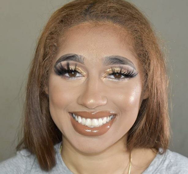 Kobiety, które mają niezwykłe dziwne brwi