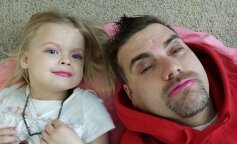 córki, które zrobili makijaż dla swoich tatusiów